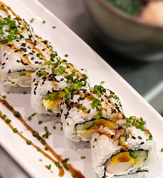 Uramaki vegano en restaurante asiáticos en Somo
