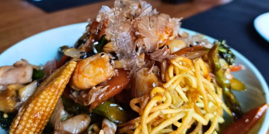 Qué hacer en Somo en un día: playa, surf y sushi creativo en En Uno